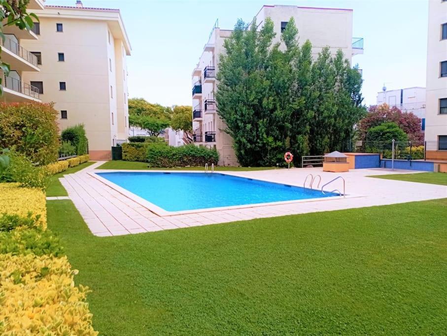 Apartamento En Primera Linea De Mar Roses Buitenkant foto